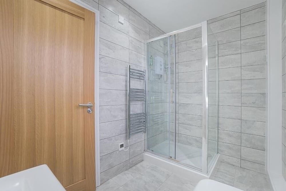 the queens arms apartments