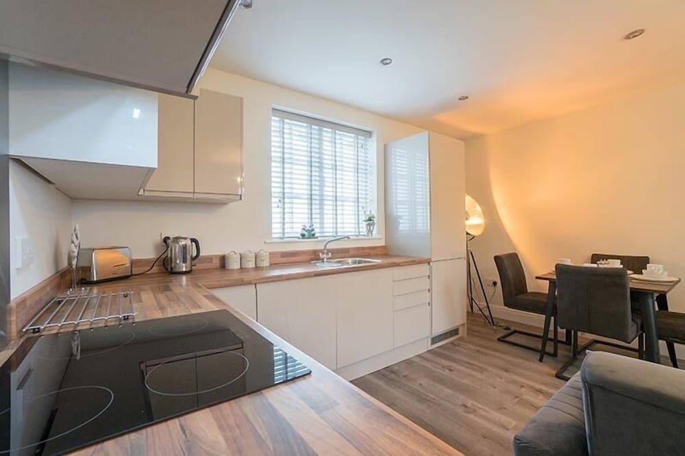 the queens arms apartments