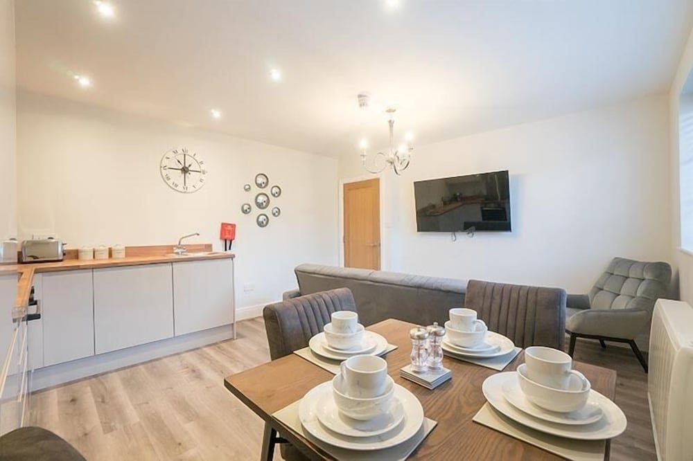 the queens arms apartments