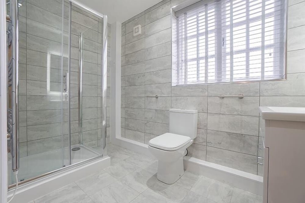 the queens arms apartments