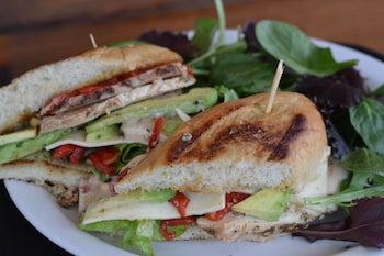 bar harbor main street apartments