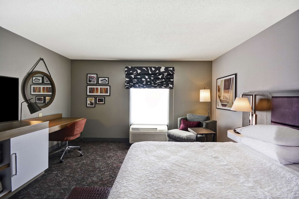 hampton inn and suites columbus easton area