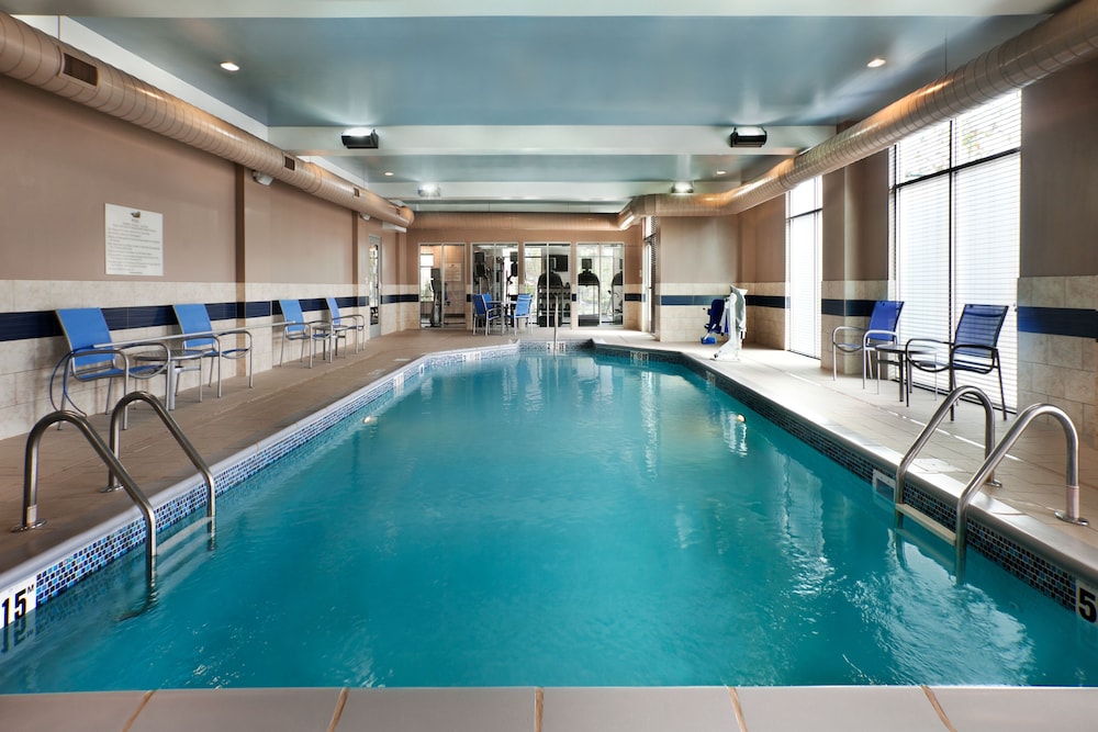 hampton inn and suites columbus easton area