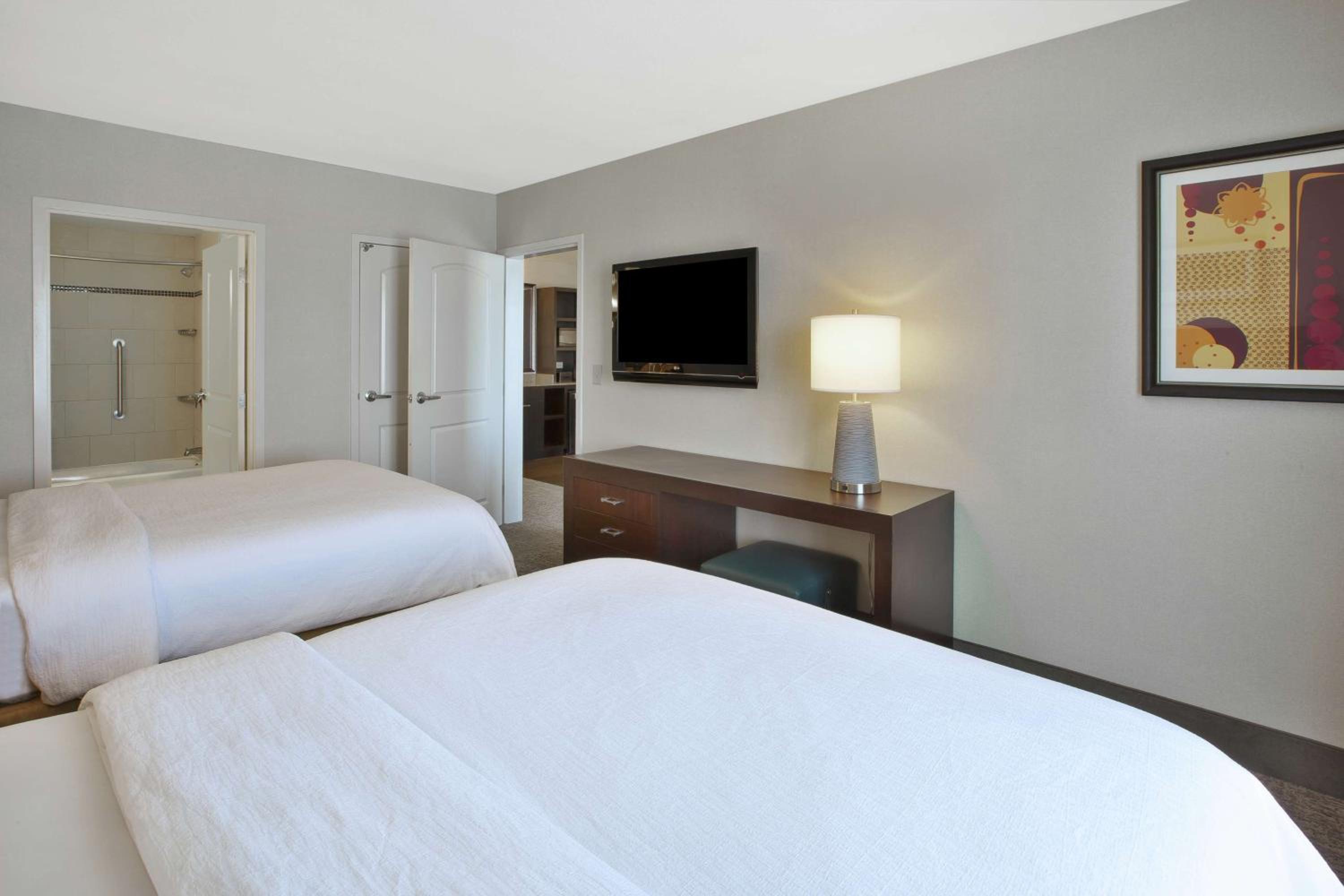 embassy suites columbus airport