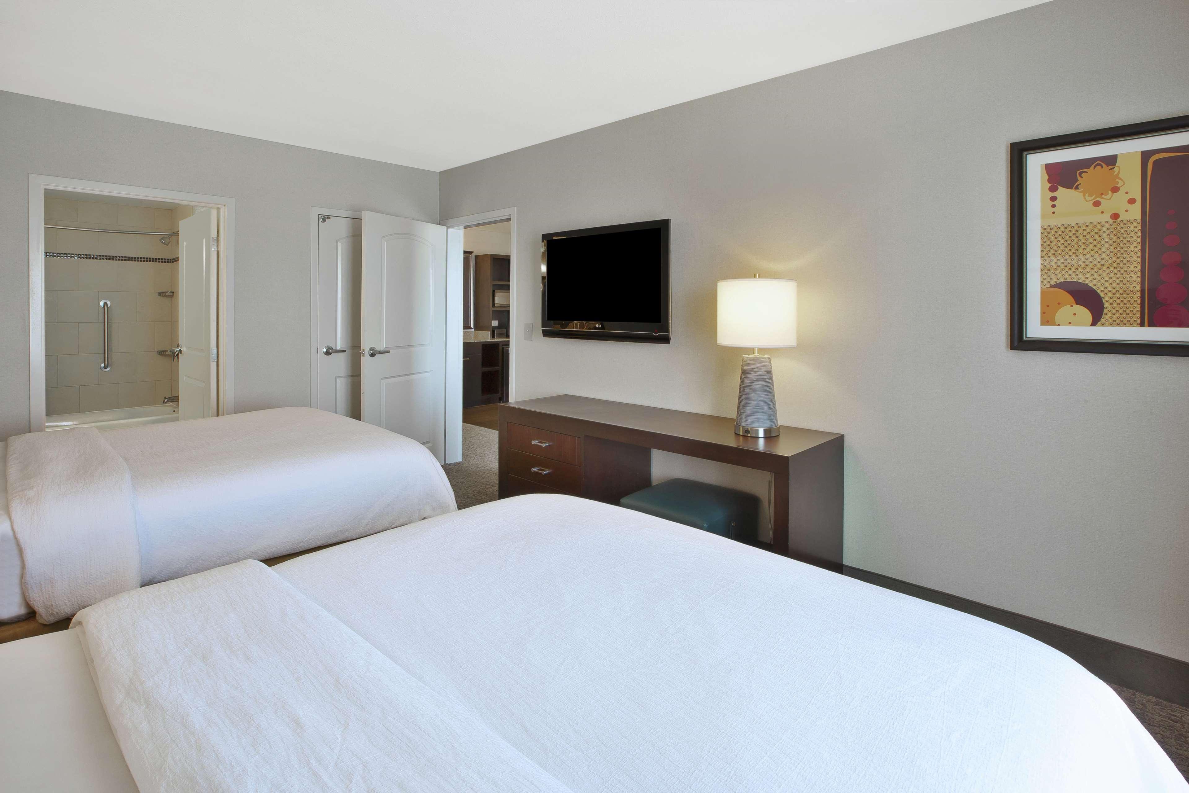 embassy suites columbus airport