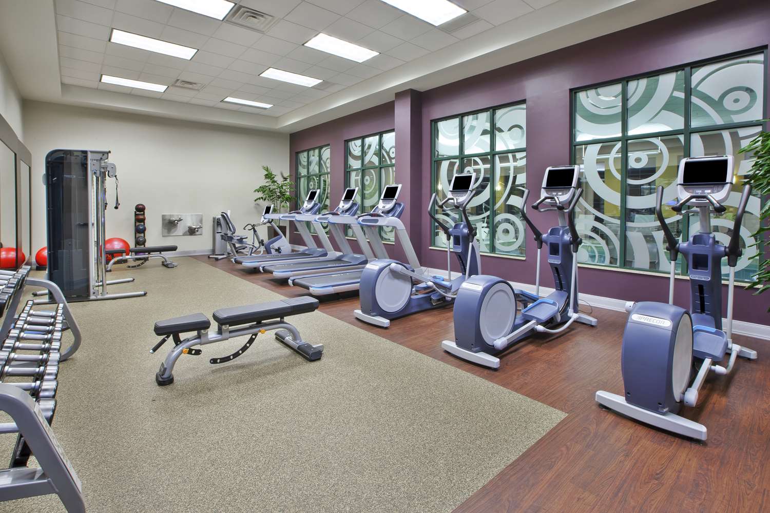 embassy suites columbus airport