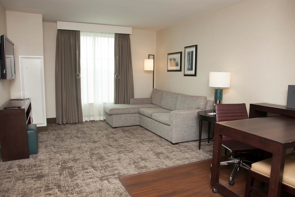 embassy suites columbus airport