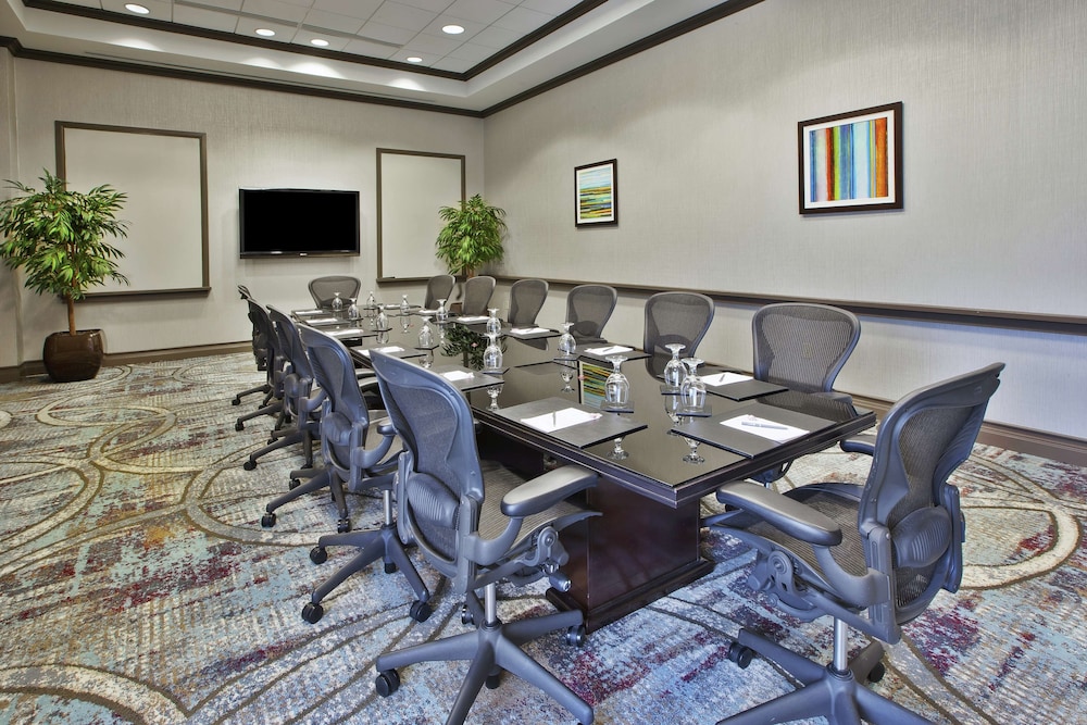 embassy suites columbus airport
