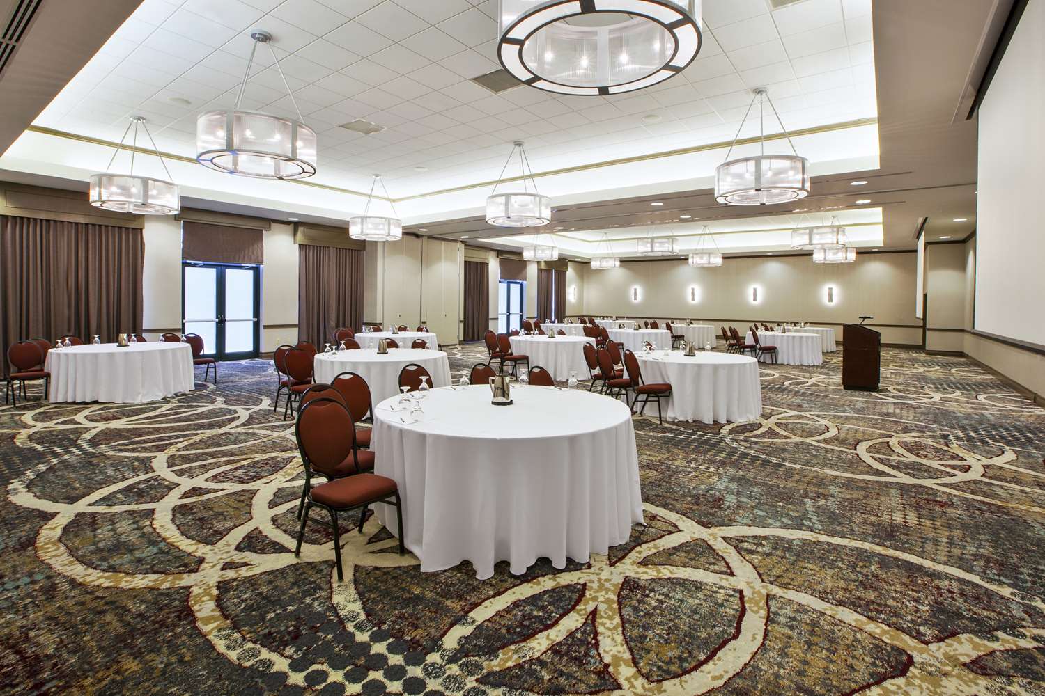 embassy suites columbus airport