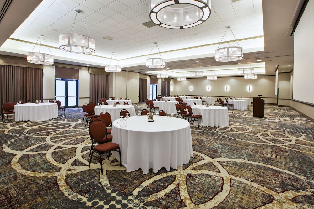 embassy suites columbus airport