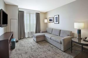 embassy suites columbus airport