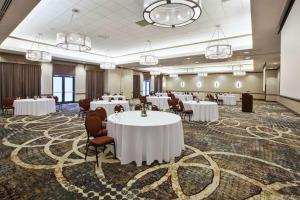 embassy suites columbus airport