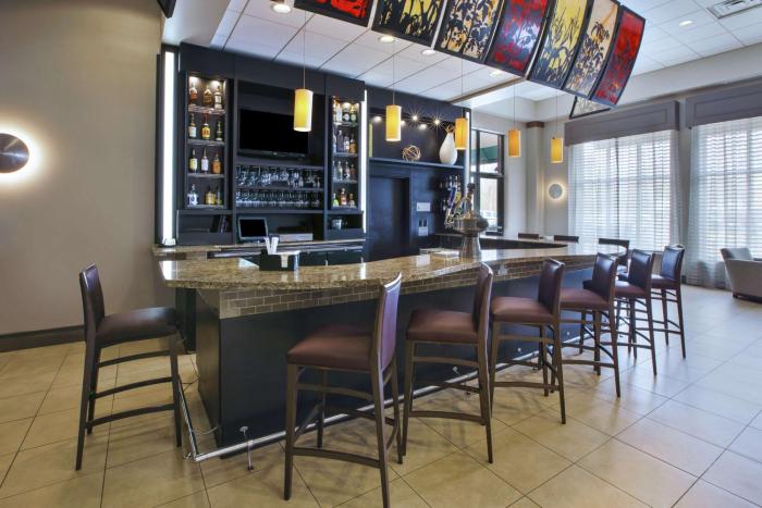 embassy suites columbus airport