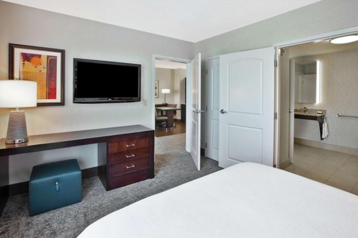embassy suites columbus airport