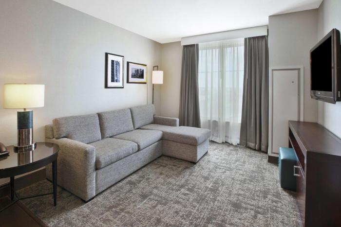 embassy suites columbus airport