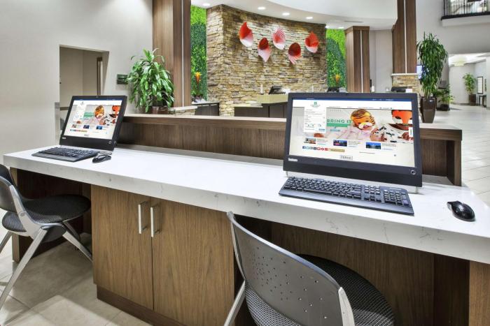 embassy suites columbus airport