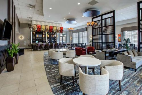 embassy suites columbus airport