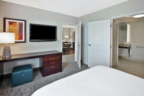 embassy suites columbus airport