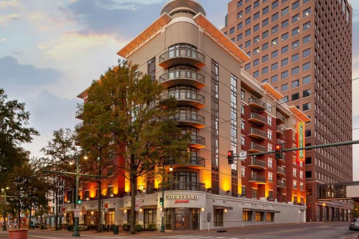 courtyard by marriott downtown memphis