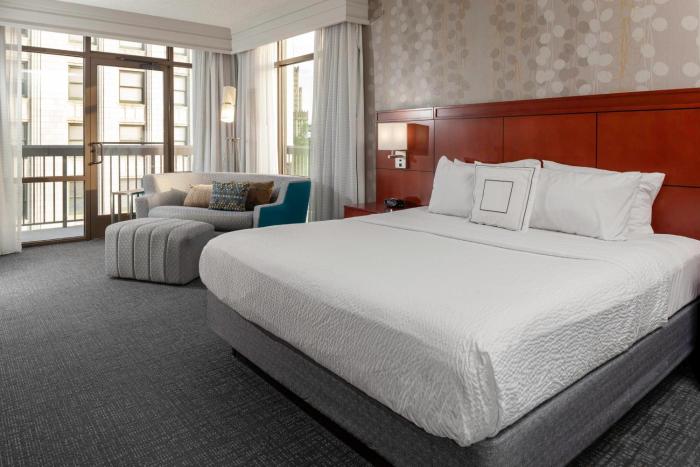 courtyard by marriott downtown memphis