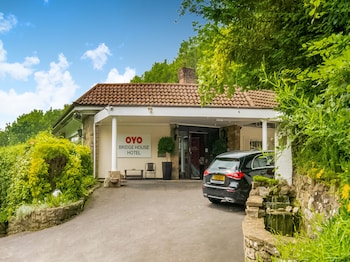 The Bridge House Hotel,Near Reigate Hill Golf Club,3 star