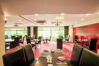 The Bridge House Hotel,Near Reigate Hill Golf Club,3 star