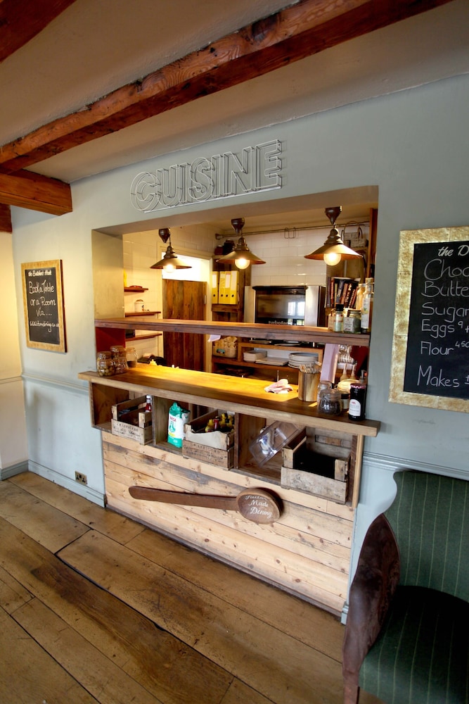 the crown at playhatch