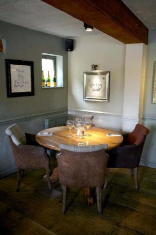 the crown at playhatch