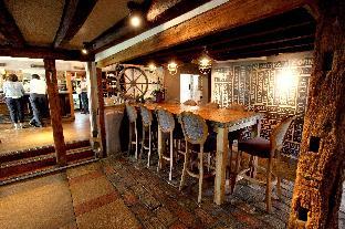 the crown at playhatch