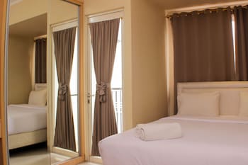 comfort studio room at oasis cikarang apartment