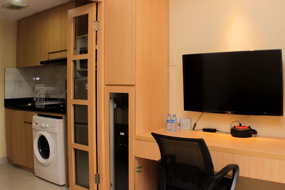 comfort studio room at oasis cikarang apartment