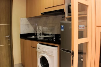comfort studio room at oasis cikarang apartment