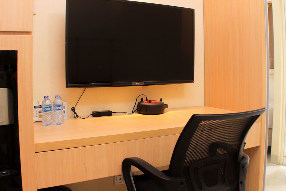comfort studio room at oasis cikarang apartment
