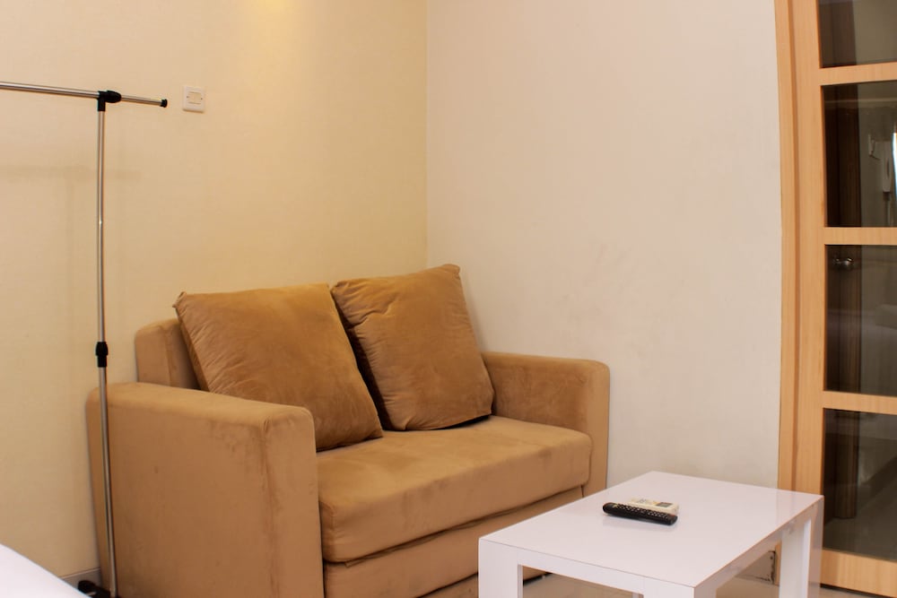 comfort studio room at oasis cikarang apartment