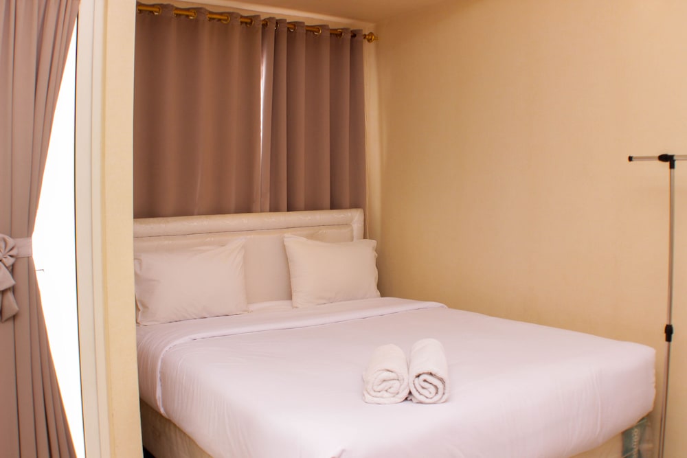 comfort studio room at oasis cikarang apartment