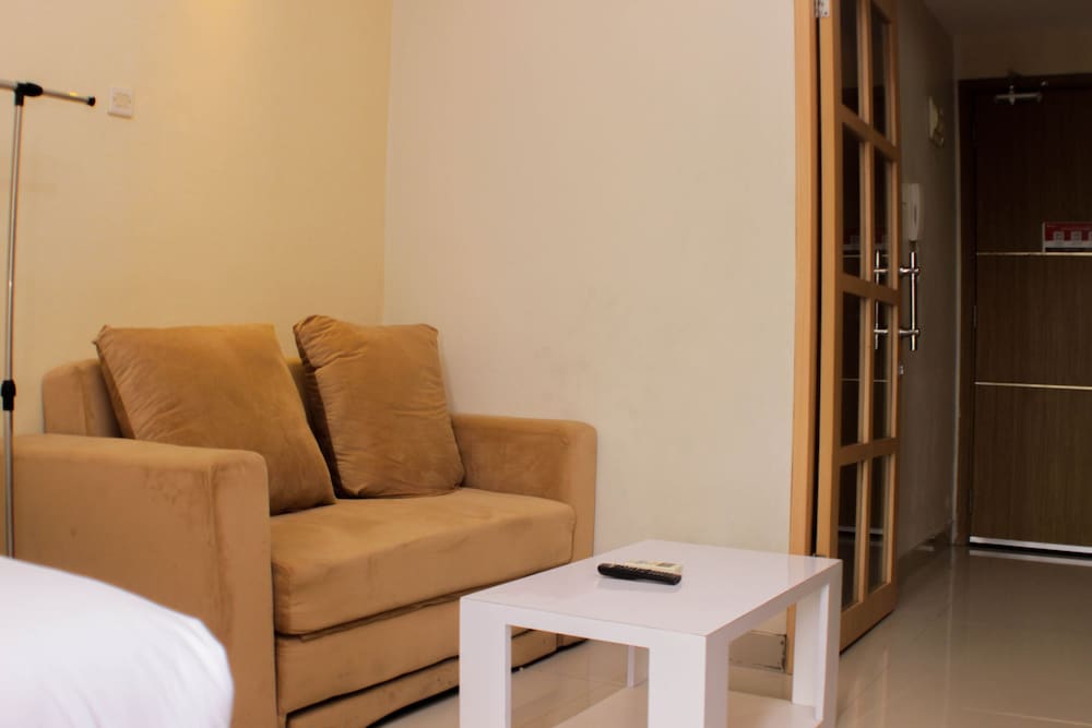 comfort studio room at oasis cikarang apartment