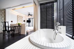see sea villa phuket