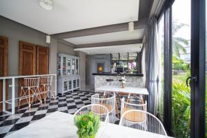 see sea villa phuket