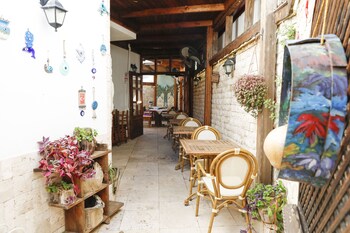 villa lotus konuk evi