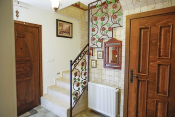 villa lotus konuk evi