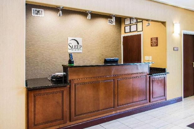 sleep inn and suites pooler