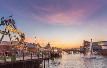 oceanfront boardwalk condo w private balcony and access to beach