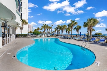 oceanfront boardwalk condo w private balcony and access to beach