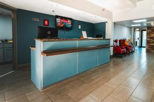 hometowne studios by red roof san antonio seaworld northwest