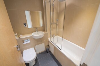 waterside hotel and leisure club