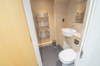 waterside hotel and leisure club