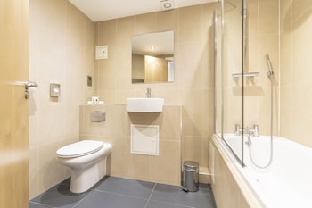 waterside hotel and leisure club