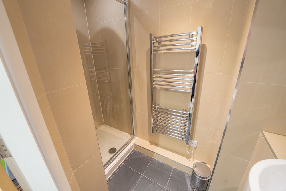 waterside hotel and leisure club