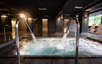 waterside hotel and leisure club