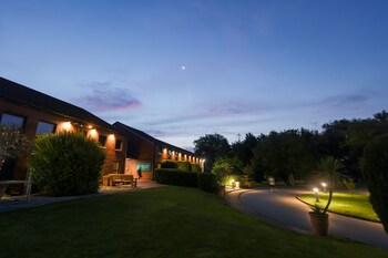 Waterside Hotel & Leisure Club,Cheadle Hulme>>Cheadle,3 star